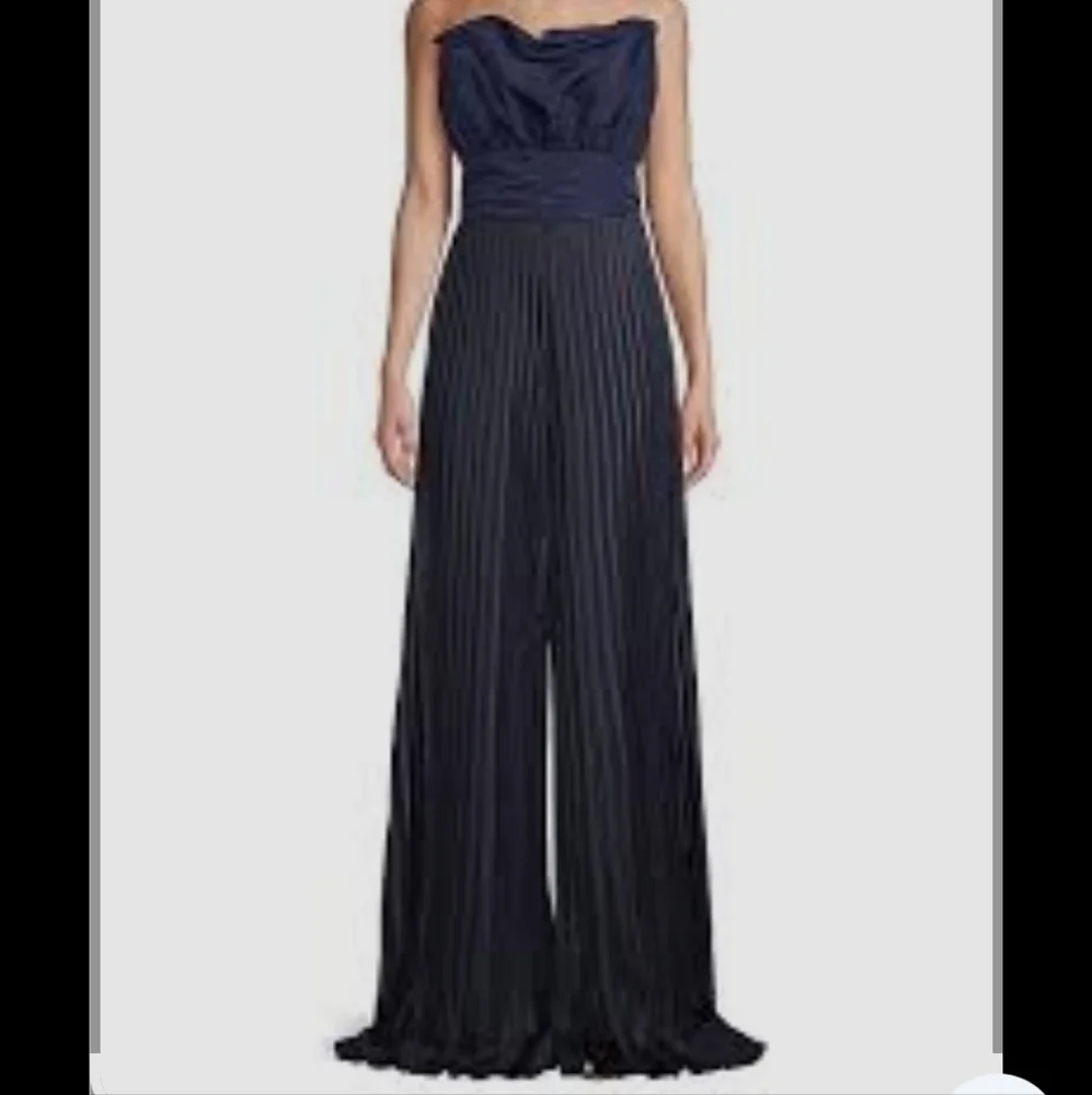 One 33 Social Navy Blue wide leg Strapless Jumpsuit Size 4 great condition
